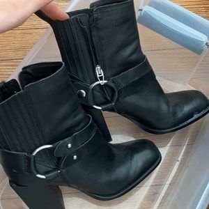 Dolce Vita Booties (size 6.5)